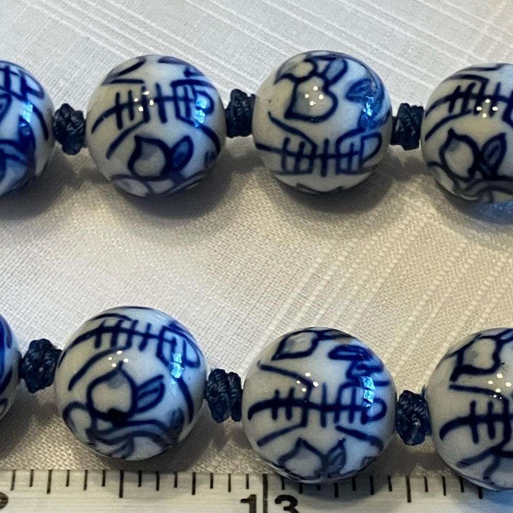 CHINESE PORCELAIN HAND KNOTTED AND PAINTED BEADED NECKLACE AND BRACELET - Picture 17 of 17